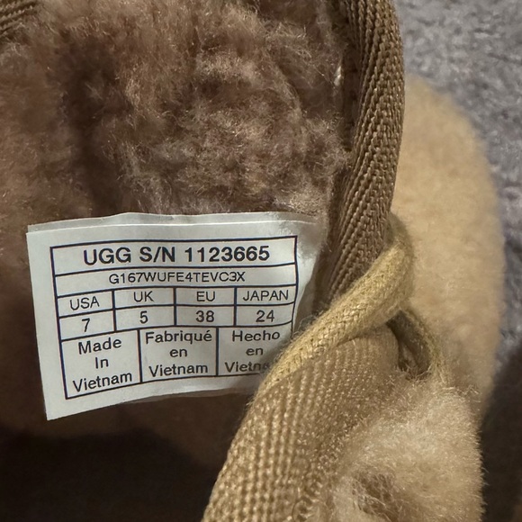 Ugg Neumel Cozy Water Resistant Boot, NWT & Box, Women’s 7 US (38 EU, 5 UK). - Picture 7 of 7